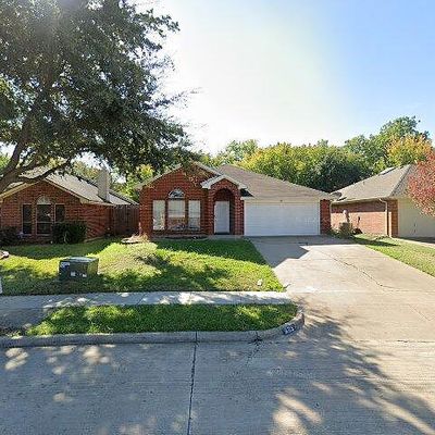 625 Forest Oaks Dr, Grand Prairie, TX 75052