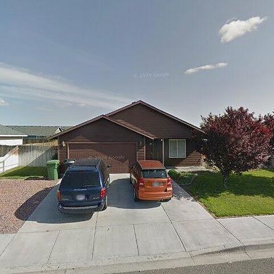 7907 Savary Dr, Pasco, WA 99301