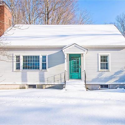 8 Oakwood Dr, Windham, CT 06280