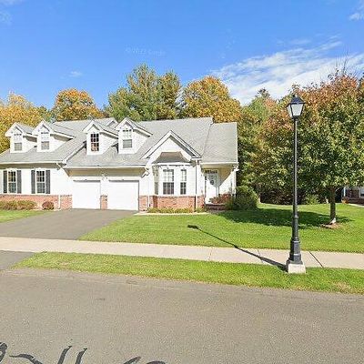 8 Scarlet Ln, Windsor, CT 06095