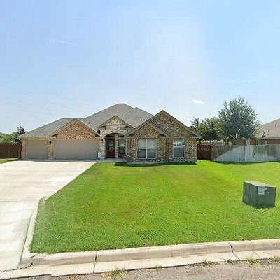 8 Victoria Pl, Uvalde, TX 78801