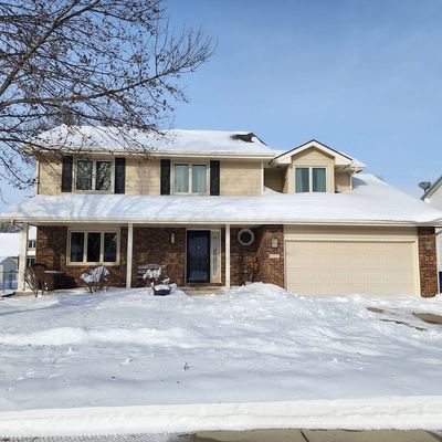 8005 Brookview Dr, Urbandale, IA 50322