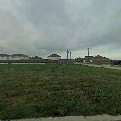 8039 Safflower Dr, Baytown, TX 77521