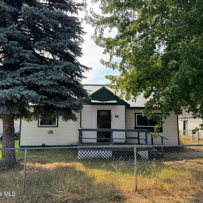 805 B St, Pinehurst, ID 83850