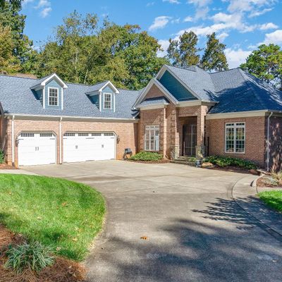 8065 Baypointe Dr, Denver, NC 28037