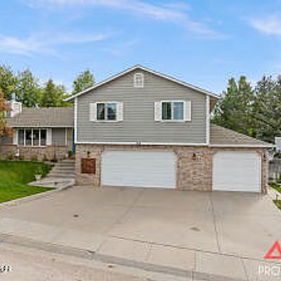 808 Clarion Dr, Gillette, WY 82718