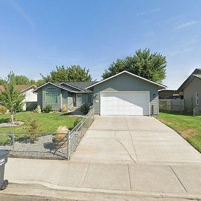 809 Se Tamarack St, College Place, WA 99324