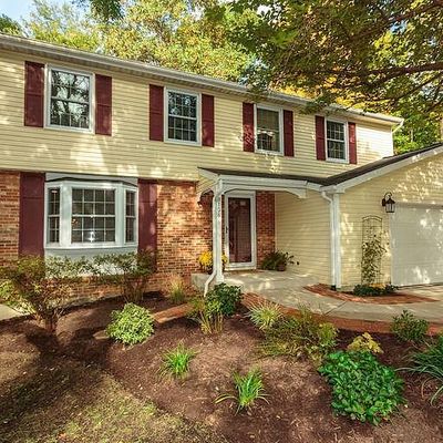 8108 Rolling Knoll Ct, Springfield, VA 22153