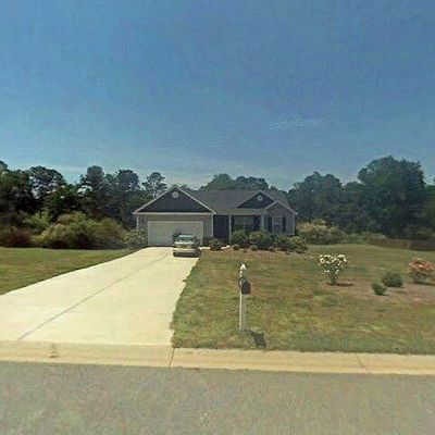 814 Custom Ln, Winder, GA 30680