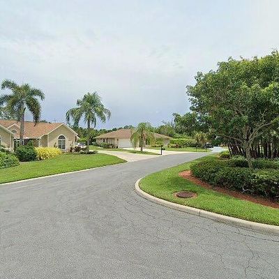 82 Valley Stream Ln, Naples, FL 34113