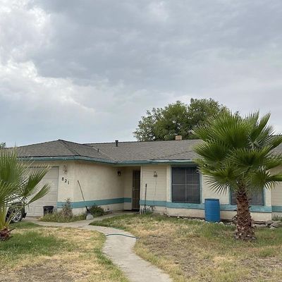 821 N Nancy Way, Dinuba, CA 93618