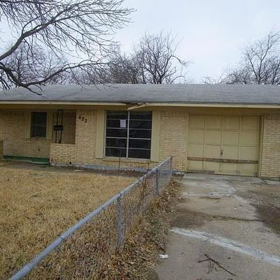 822 Manning St, Grand Prairie, TX 75051