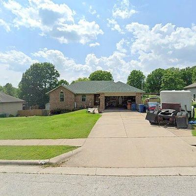 823 Pershing St, Willard, MO 65781