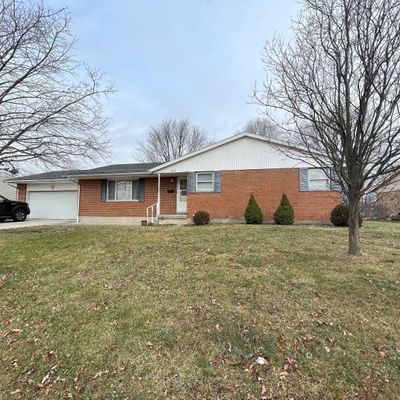 832 Park Dr, Wapakoneta, OH 45895