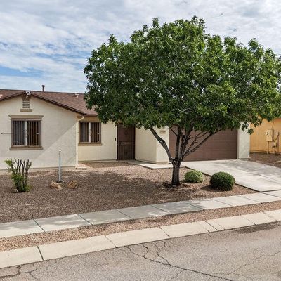 8350 W Razorbill Dr, Tucson, AZ 85757