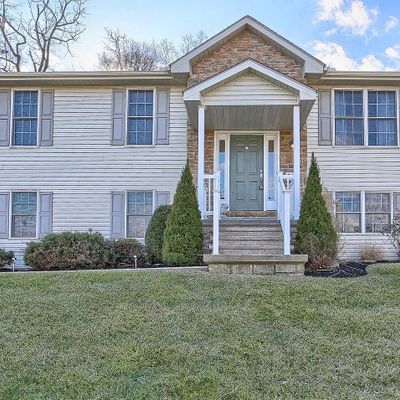 841 Evergreen Dr, Middletown, PA 17057