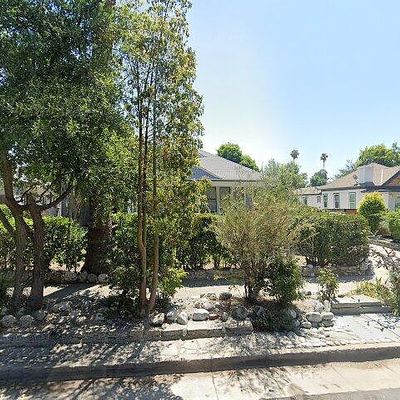 882 N Marengo Ave, Pasadena, CA 91103