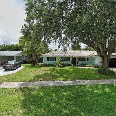 725 Tradewind Dr, North Palm Beach, FL 33408