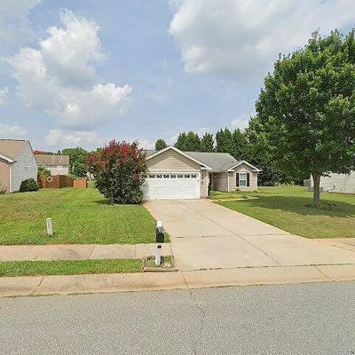 7311 Village Acre Dr, Whitsett, NC 27377