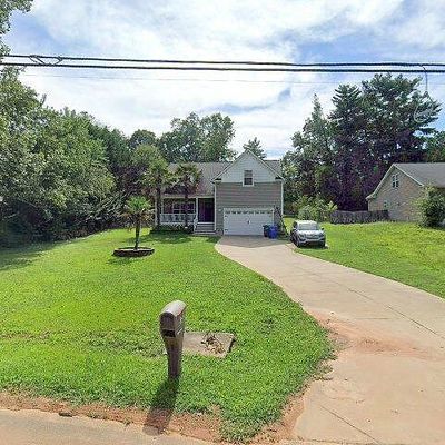 732 Richbourg Rd, Greenville, SC 29615