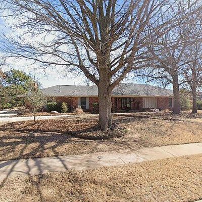 7510 Nw Stonegate Dr, Lawton, OK 73505