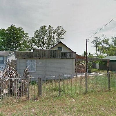 767 Lakeshore Dr S, Bandera, TX 78003