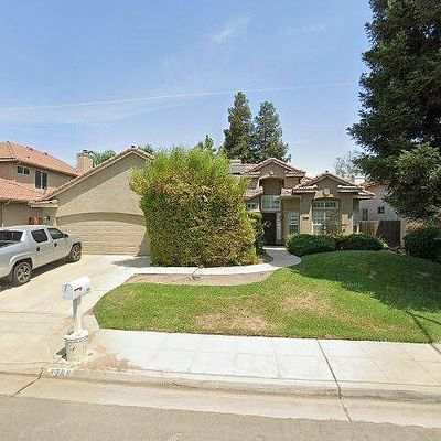 7766 N Carnegie Ave, Fresno, CA 93722