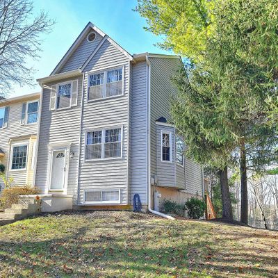 7800 Titan Ct, Pasadena, MD 21122