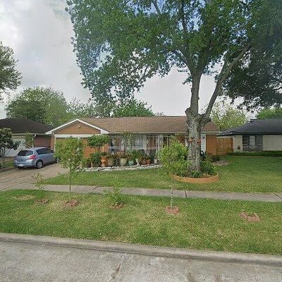 7806 La Roche Ln, Houston, TX 77036