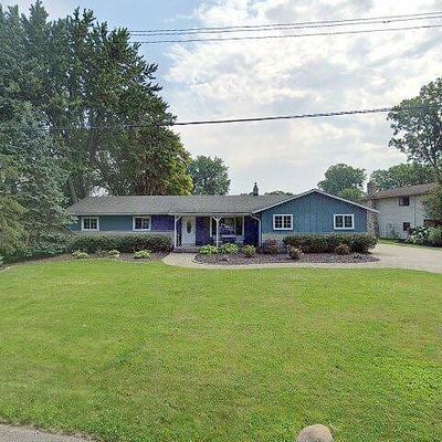 959 Artdale Dr, White Lake, MI 48383