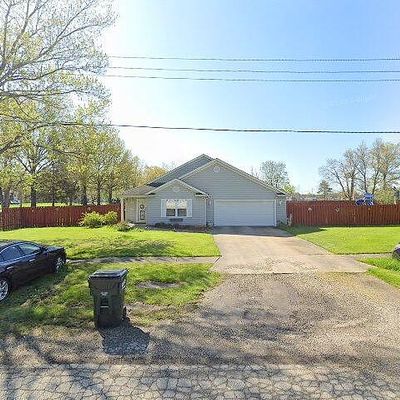 9590 Cloverleaf Rd, Windham, OH 44288