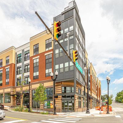 989 S Buchanan St #222, Arlington, VA 22204