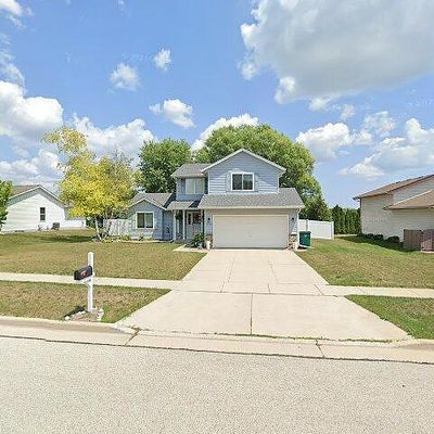 W201 N16250 Ash Dr, Jackson, WI 53037