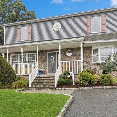 10 Sussex Rd, Bergenfield, NJ 07621