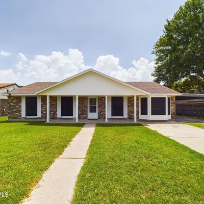 100 Marseilles Dr, Lafayette, LA 70506