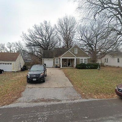 9017 E 66 Th Ter, Raytown, MO 64133