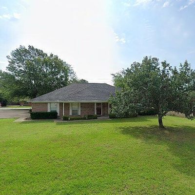 902 Karen Dr, Lindale, TX 75771