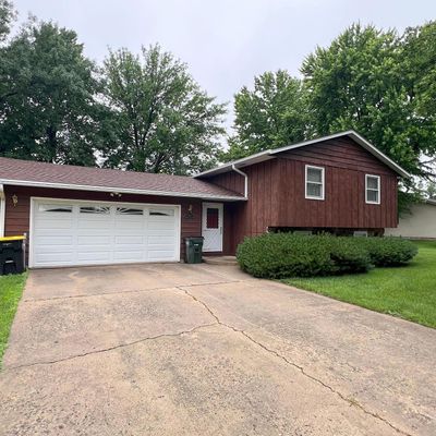 904 N 7 Th St, Olivia, MN 56277