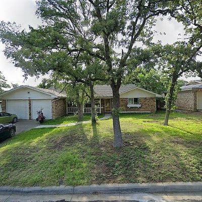 904 Wade Dr, Bedford, TX 76022