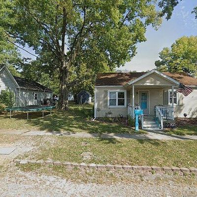 909 E E Washington Ave, Greenville, IL 62246