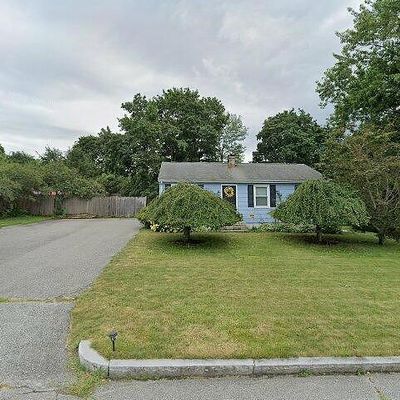 91 Diana Dr, Woonsocket, RI 02895