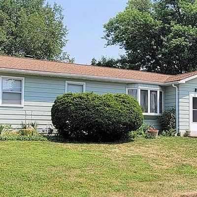 911 Mildred Ave, Edgerton, WI 53534