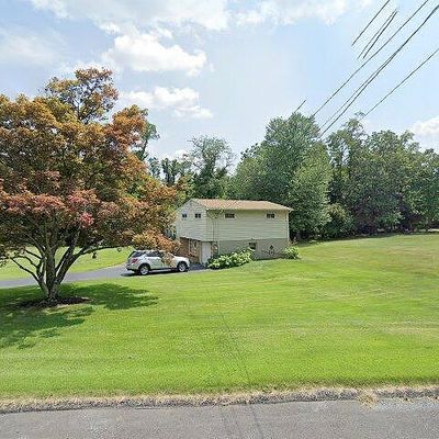 914 Valley Rd, Enola, PA 17025