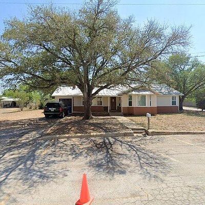 924 3 Rd St, Floresville, TX 78114