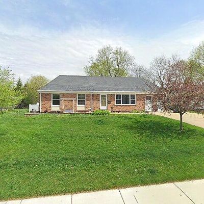 94 Circle Dr W, Montgomery, IL 60538