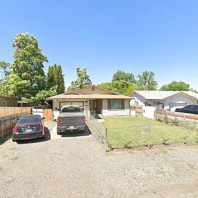 941 Florence St, Prosser, WA 99350