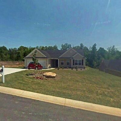 953 Haymon Dr, Winder, GA 30680