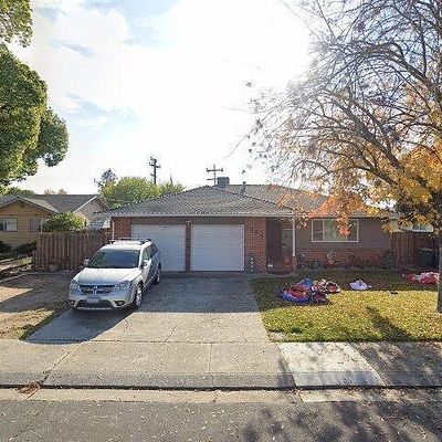 1104 E Alameda St, Manteca, CA 95336