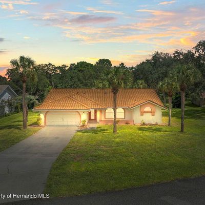 11097 Golden Eagle Ave, Weeki Wachee, FL 34613