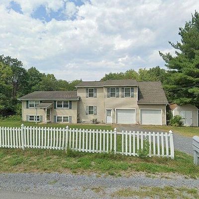 11495 Fisher Dr, Greencastle, PA 17225